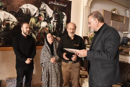 دیدار معاون بنیاد شهید کشور از خانواده شهدای جنگ ۱۲ روزه در بروجرد