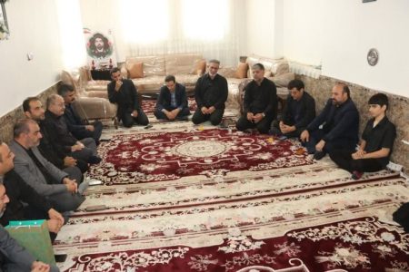 راه شهدا روشنی‌بخش مسیر خدمت است