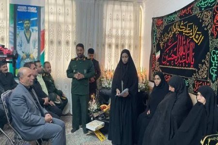 دیدار جمعی از مسئولان با خانواده شهید «امیرحسین نعمتی»