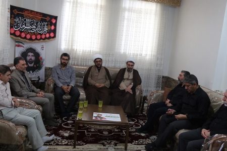 دیدار مدیران دانشگاه لرستان با خانواده شهید «طاهرپور»+عکس