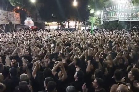 فیلم|عزاداری هیئت درب دلاکان خرم آباد در شب تاسوعا