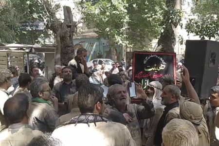 گزارش تصویری عزاداری هیئت «پشت بازار» در روز عاشورای حسینی