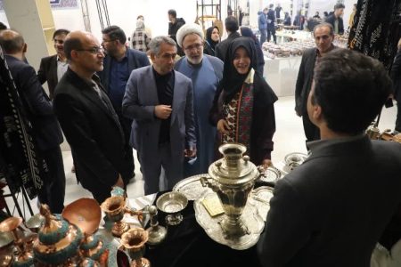 بازدید معاون صنایع‌دستی کشور از غرفه هنرمندان لرستان در نمایشگاه ملی اردبیل