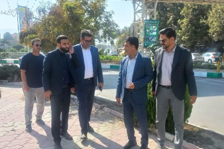بررسی مشکلات ورودی پشته و میدان شقایق با حضور مسئولان شهری خرم‌آباد