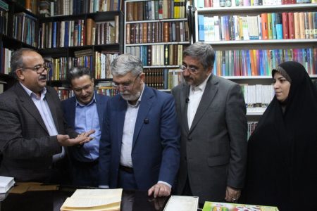 «خایدالو» میزبان وزیر ارشاد/حمایت از کتابفروشی‌ها در اولویت وزارت فرهنگ