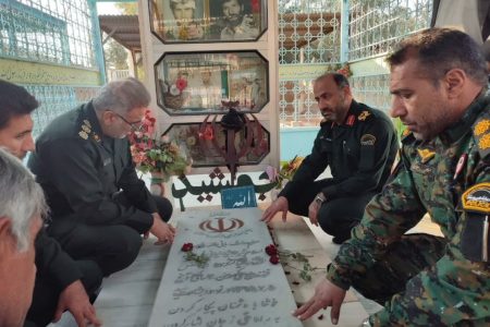 فاتحان خرمشهر و عهدی دوباره با شهدا