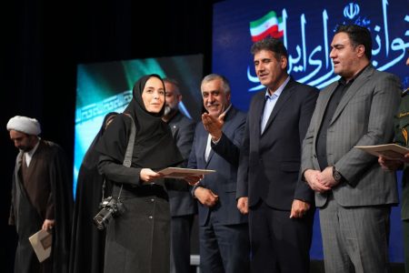 برگزیدگان دهمین دوره کتاب سال لرستان معرفی شدند
