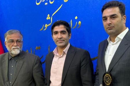 تقدیر از «فرزاد ملکی‌فر» جوان برتر کارآفرین لرستان