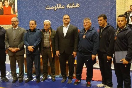 درخشش تیم کشتی بانک ملی لرستان در رقابت‌های قهرمانی کشور