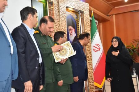 کتابخانه‌های عمومی لرستان دستگاه برتر در برپایی میز خدمت جهادی