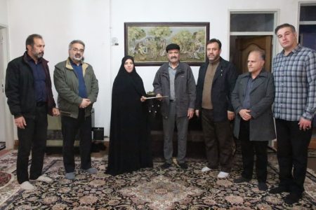 خواننده پیشکسوت لرستانی تجلیل شد