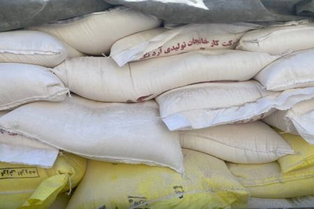 کشف ۶ تن آرد خارج از شبکه توزیع در بروجرد