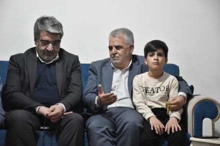 یاد و راه شهدا همیشه زنده و راهنمای ماست