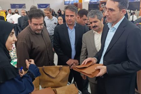 افتتاح نمایشگاه دستاوردهای جوانان به مناسبت هفته ملی مهارت