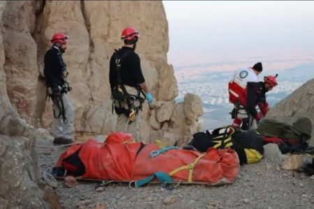 نجات ۲ کوهنورد گرفتار در ارتفاعات «سنبران»