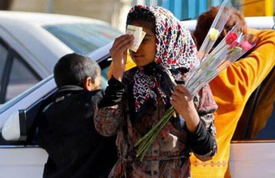 تکدی گری زخمی کهنه بر سیمای شهر خرم‌آباد/وصله ناجوری که ریشه در فقر و اعتیاد دارد
