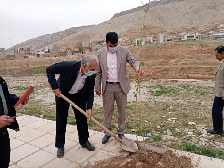 برگزاری مراسم روز درختکاری به همت سازمان سیما، منظر و فضای سبز شهری شهرداری خرم اباد