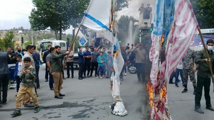 پرچم اسرائیل همزمان با روز قدس در لرستان به آتش کشیده شد