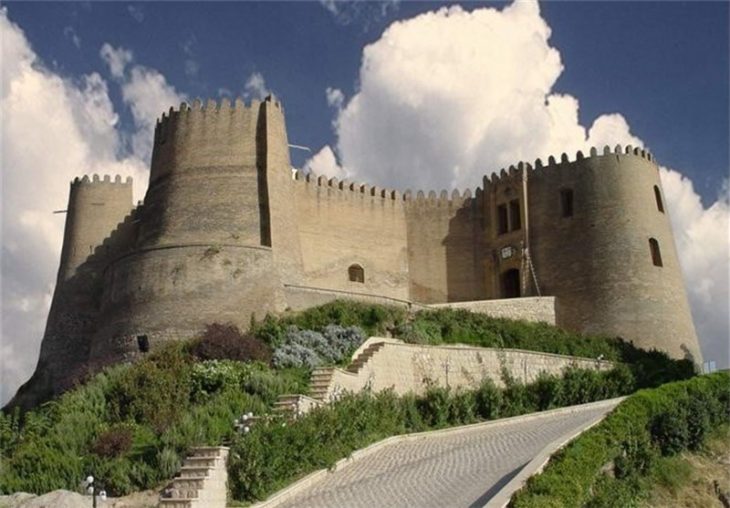 مرمت عمارت سربازخانه قلعه تاریخی «فلک‌الافلاک» خرم آباد