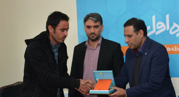 اهدای جایزه ۱۰ میلیون تومانی همراه اول به برنده خوش شانس لرستانی