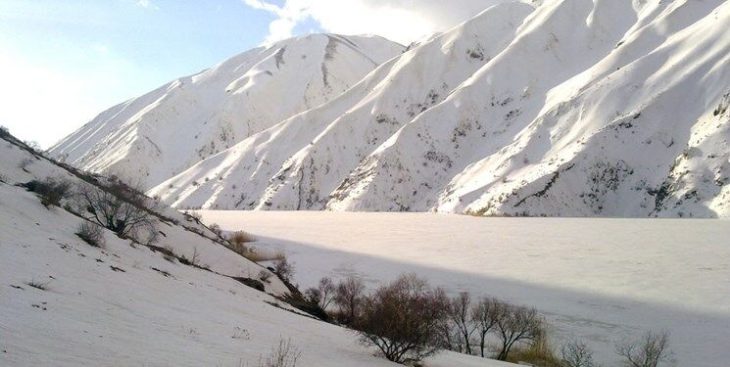 دریاچه «گهر» در لرستان یخ زد