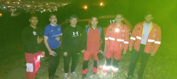 نجات ۶ شهروند گرفتار در کوه «مدبه» خرم آباد توسط آتش نشانان