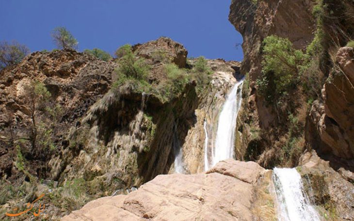 فیلم/ استقبال و حضور مسافران و گردشگران در آبشار«نوژیان» خرم آباد