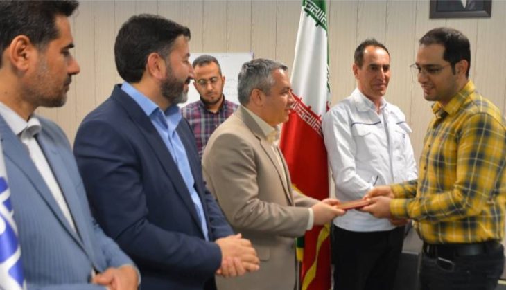 تقدیر از کارگران نمونه شرکت پگاه لرستان