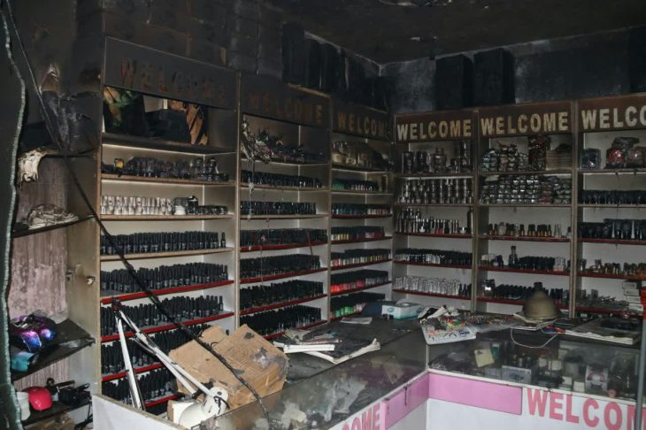 آتش سوزی در یک مجتمع تجاری خرم آباد مهار شد