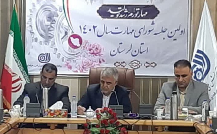 راه بهبود وضعیت اشتغال لرستان آموزش مشاغل است