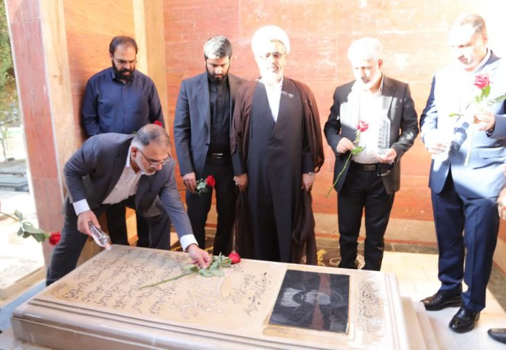 تجدید میثاق مدیران دستگاه‌های اجرایی لرستان با شهدا+تصاویر