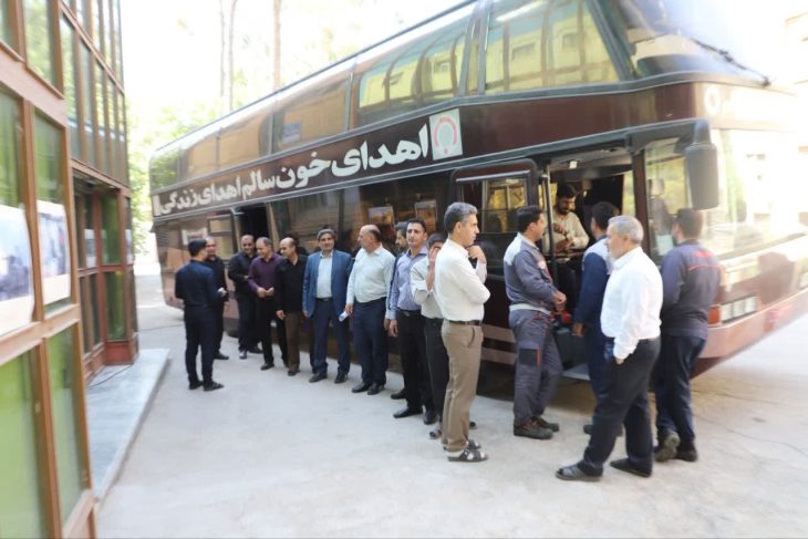 استقبال چشمگیر کارکنان بسیجی استانداری لرستان از پویش نذر خون حسینی
