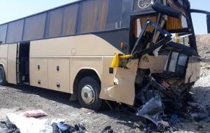 یک فوتی و ۱۳ مصدوم در تصادف تریلر با اتوبوس در آزادراه «خرم زال»