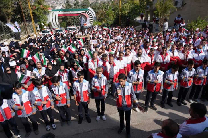 تجمع اعتراضی امدادگران و داوطلبان هلال احمر لرستان در حمایت فلسطین