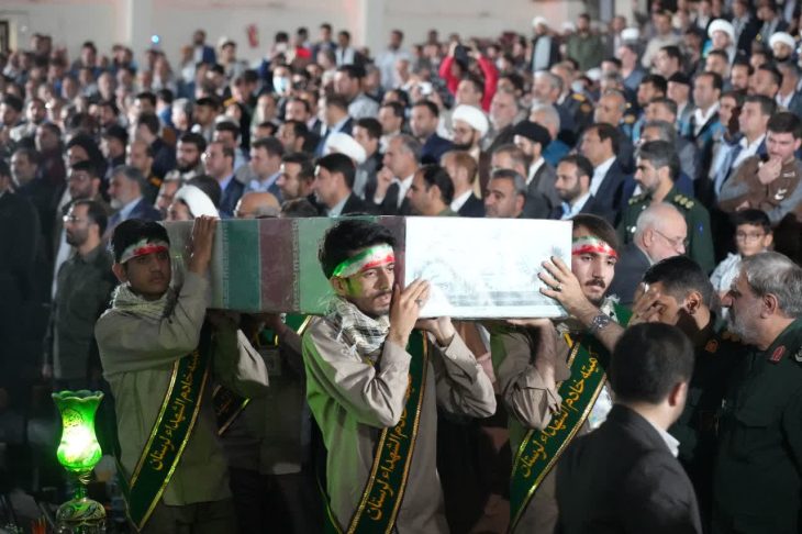 تشییع ۲ شهید گمنام در کنگره ملی شهدای لرستان+تصاویر
