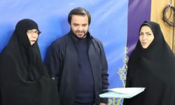 تجلیل از مسئول برگزاری نمایشگاه دستاوردهای بانوان لرستان در اجلاسیه «انیس شاهدان»
