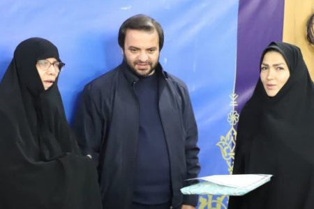 تجلیل از مسئول برگزاری نمایشگاه دستاوردهای بانوان لرستان در اجلاسیه «انیس شاهدان»