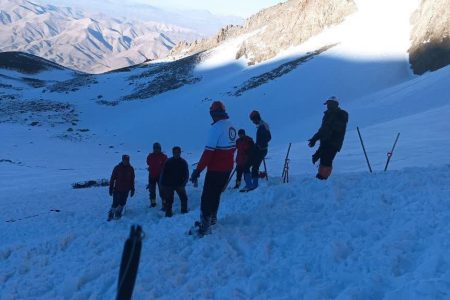 پنج کوهنورد در ارتفاعات «سن‌بران» ازنا گرفتار شدند
