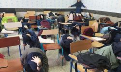 مانور سراسری زلزله با شعار «مدرسه ایمن،جامعه تاب آور» در خرم آباد برگزار شد+تصاویر