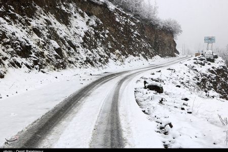 کولاک شدید برف در گردنه «گله‌بادوش» الیگودرز