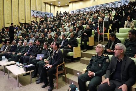 اهتزاز پرچم اسلام و حاکمیت قرآن در سراسر جهان به برکت خون شهدا است