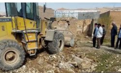 تخریب ساخت و ساز های غیرمجاز حریم و بستر رودخانه «کشکان»