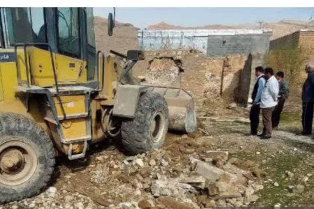 تخریب ساخت و ساز های غیرمجاز حریم و بستر رودخانه «کشکان»