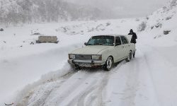 بارش ۲۸ سانتی‌متری برف در دلفان/ محور ارتباطی ۳۰۰ روستا مسدود شد