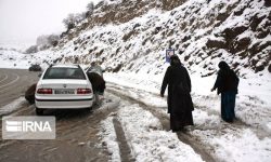 کولاک شدید برف در گردنه «گله‌بادوش» الیگودرز