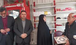 تقدیر مدیر کل ارشاد لرستان از قدیمی ‌ترین روزنامه‌ فروش سلسله