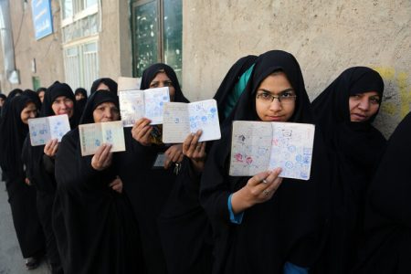 نقش تاثیرگذار بانوان در برگزاری باشکوه انتخابات