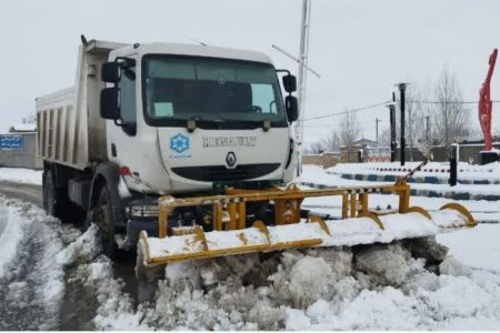 برف راه ۹۳۲ لرستان را مسدود کرد/ برق ۱۴۳ روستا قطع شد