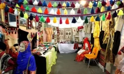 افتتاح کمپین و بازاراچه صنایع دستی محلی در بروجرد