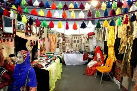 افتتاح کمپین و بازاراچه صنایع دستی محلی در بروجرد
